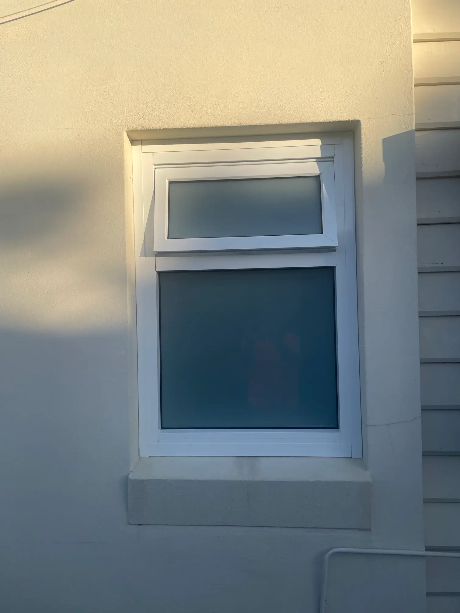 HOLD VIC PARK AWNING WINDOW AFTER.