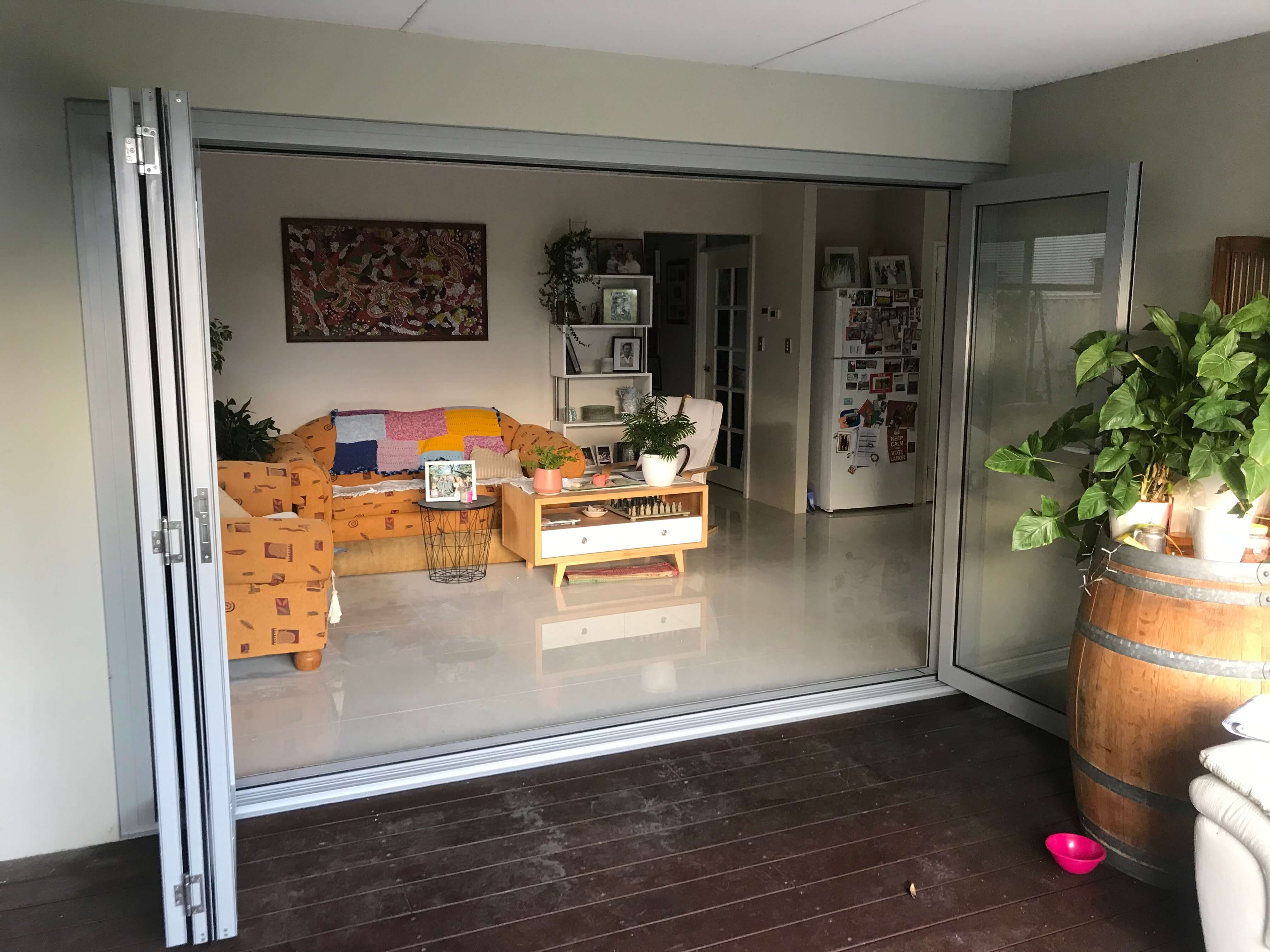 4 PANEL BI FOLD W CENTOR S4 SCREEN 1