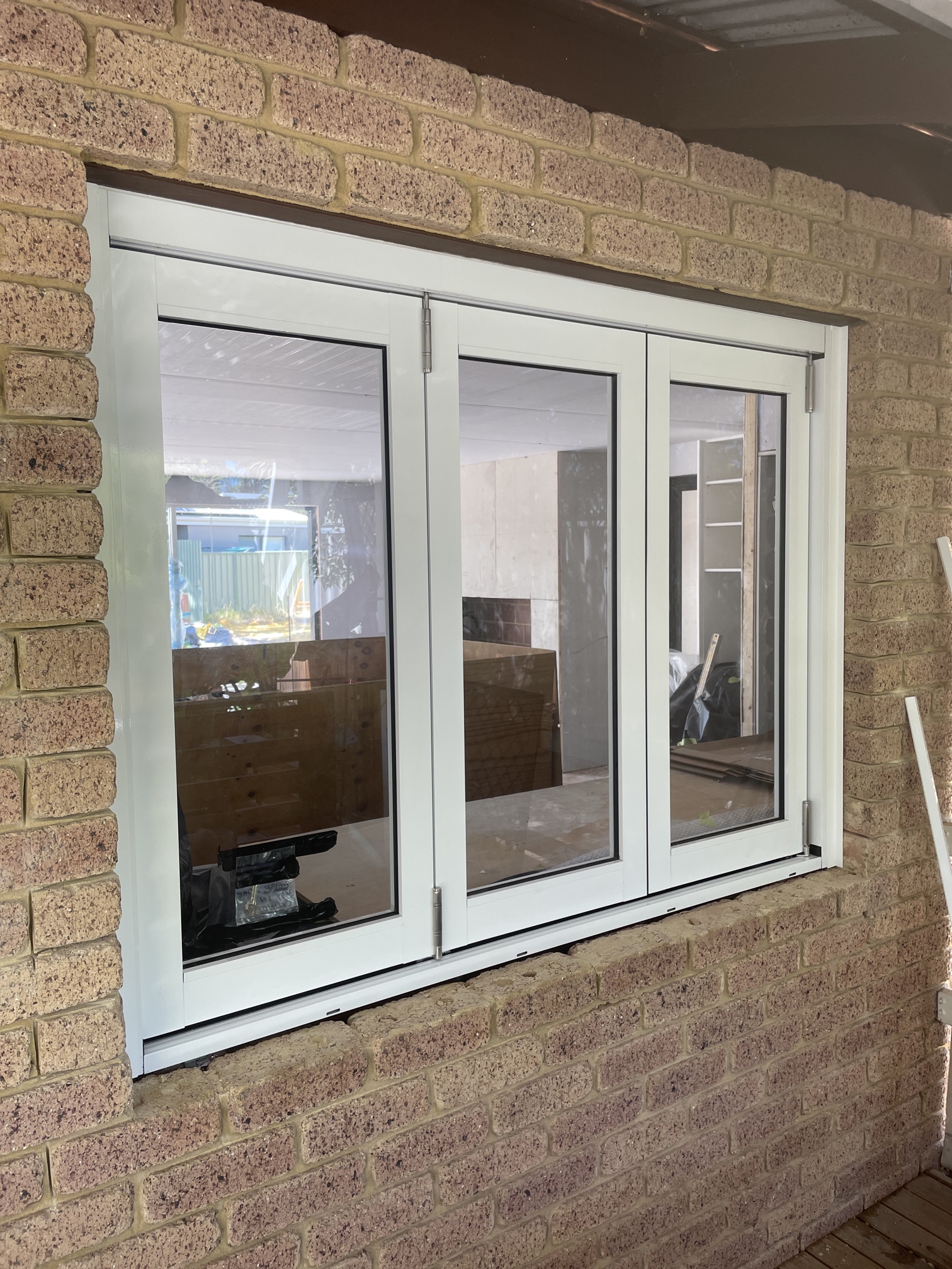 BI FOLD WINDOW WHITE FRAME Outside